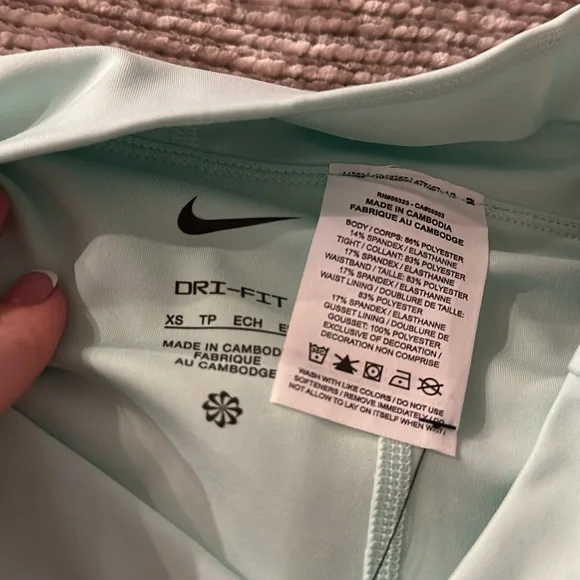 Nike golf skirt - Picture 3 of 6